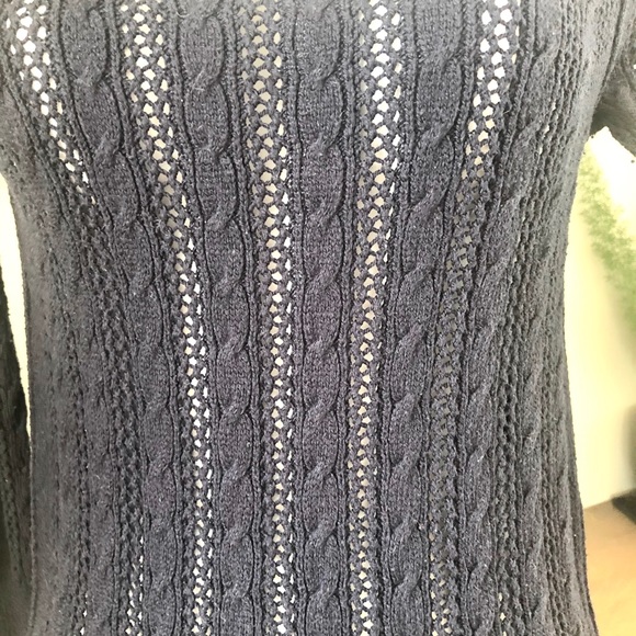 FREE WITH ANY PURCHASE , American Eagle sweater - Picture 3 of 4